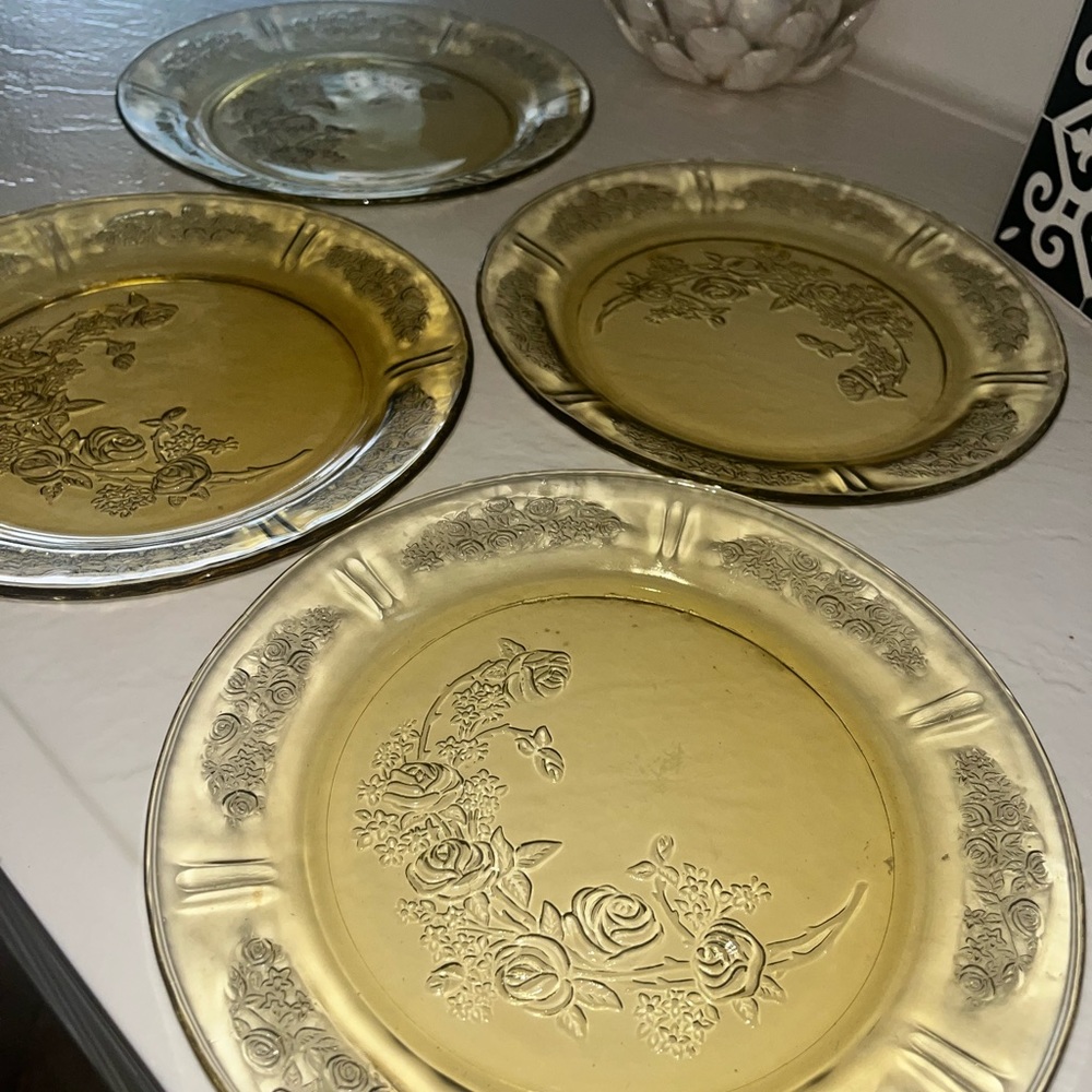 Vintage Collectible Depression Glass Federal Sharon Cabbage Rose Yellow Plate